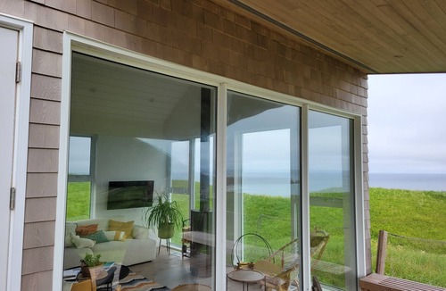 Iles de la Madeleine House | La Maison des Buttes Pelées