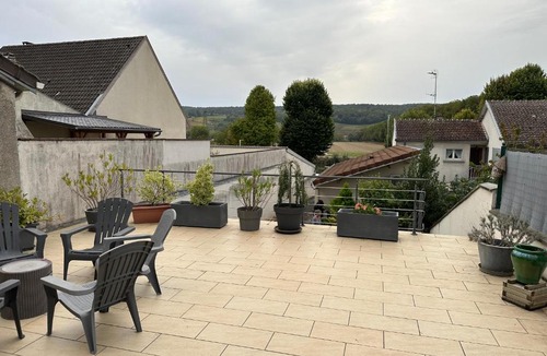 Damery House | La maison des copains