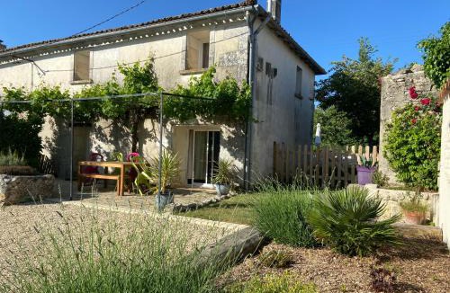 Chadenac House | La Maison des Coteaux