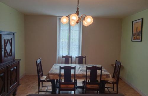 Meyrals House | La Maison des Coteaux