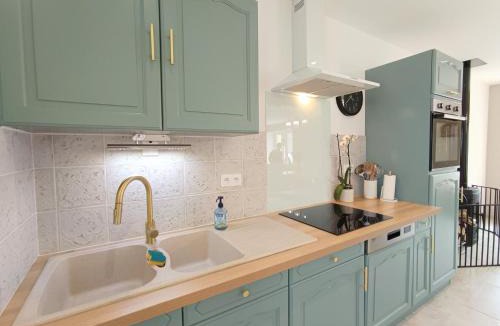 Faverolles House | La maison des couturiers