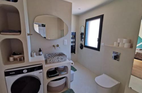 Parnans House | La Maison des Crêtes