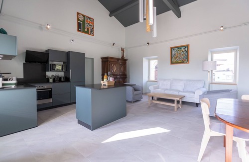 Grospierres House | LA Maison DES Cypres