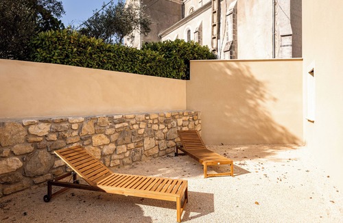 Grospierres House | LA Maison DES Cypres