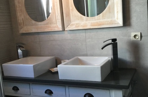 Puymoyen Bed & Breakfast | La Maison des Eaux Claires