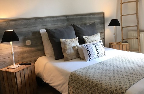 Puymoyen Bed & Breakfast | La Maison des Eaux Claires