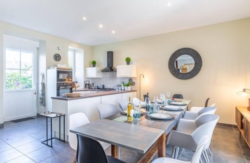 Caden House | La Maison des Frères (villa + annexe) by Interhome
