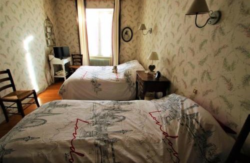 Saint-Mary-le-Plain House | La Maison des Chats