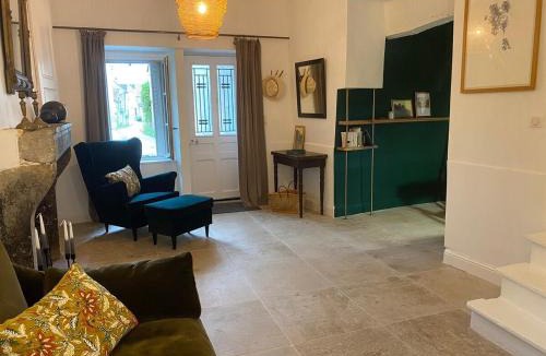 Noyers-sur-Serein House | La maison des gardes