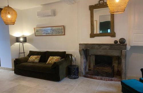 Noyers-sur-Serein House | La maison des gardes