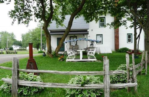 Cap de la Madeleine Ski Chalet | La Maison des Leclerc