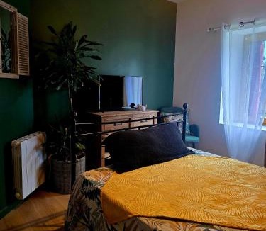 Crouzilles House | La Maison des Oiseaux