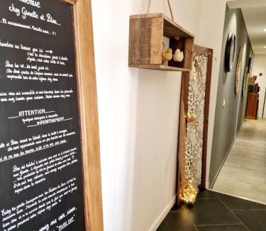 Crouzilles House | La Maison des Oiseaux