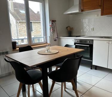 Faremoutiers Apartment | La Maison des Ormes