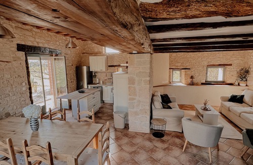 Orban House | La Maison des Pierres Blondes, vacation home in the countryside!