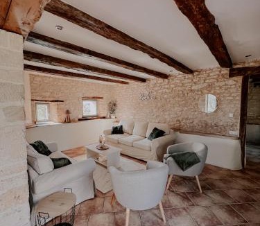 Orban House | La Maison Des Pierres Blondes