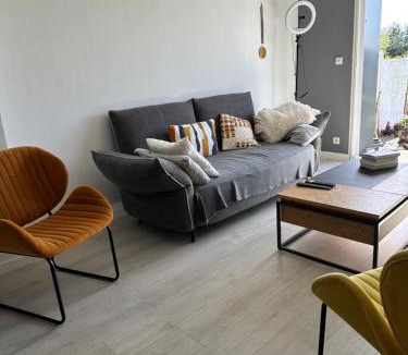 Flers Villa | La Maison des Rochettes