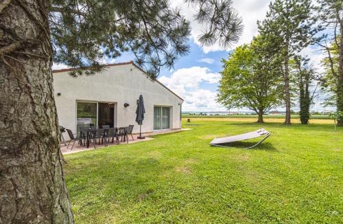 Athis House | La Maison Des Roses