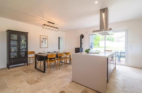 Athis House | La Maison Des Roses