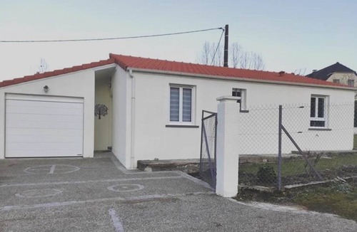 Lourdes House | LA Maison DES Rosiers