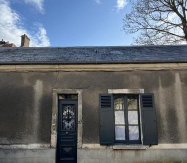Senlis House | La Maison des Rues Pavées avec jardin by La Boîte En Plus