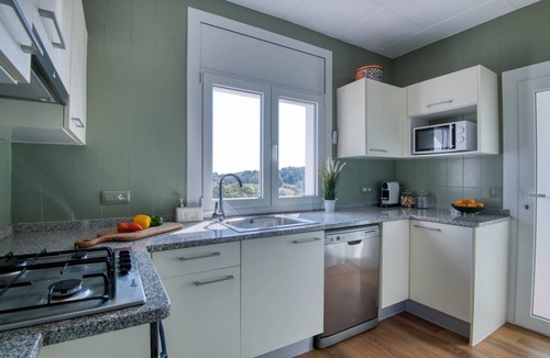 Pals Ski Chalet | LA MAISON DES VACANCES: Beautiful house with private pool and sea views in Pals