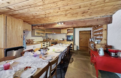 Orsieres Ski Chalet | La Maison du Bassin - Grand St Bernard - Orsières