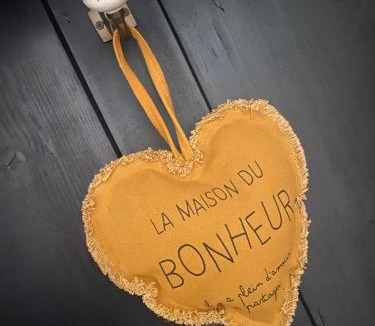 Thiel-sur-Acolin Bed & Breakfast | La Maison du Bonheur 7km Le PAL