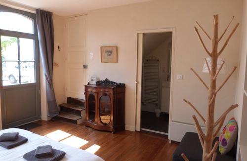 Savigny-les-Beaune Bed & Breakfast | La Maison du Cremant