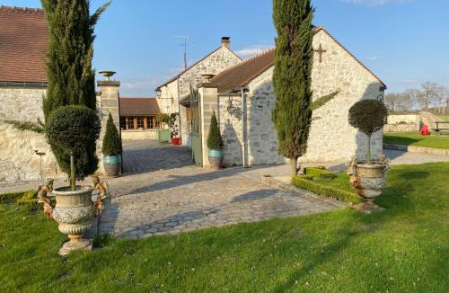 Pontarme Bed & Breakfast | La Maison du Caillou