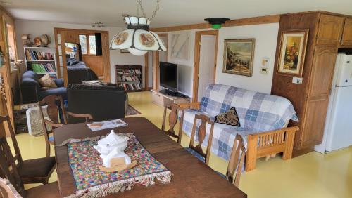 Tadoussac House | La Maison du Capitaine, Maison entière 100 m 1080 pi carré