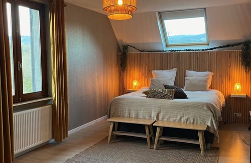 Marat Bed & Breakfast | La Maison du Chevalier Chambre et Table D'hôtes-auvergne!