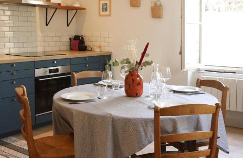Courteuil Apartment | La Maison du Clocher by La Boîte En Plus