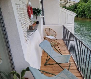 Verdun-sur-le-Doubs House | La Maison du Pêcheur