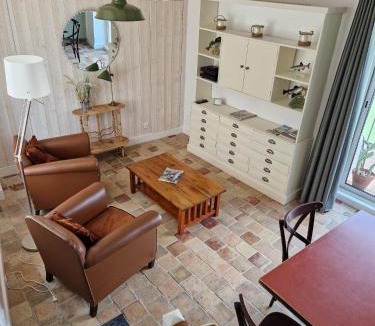 Verdun-sur-le-Doubs House | La Maison du Pêcheur