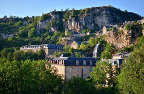 Salles-la-Source Bed & Breakfast | La Maison du Griffoul BB à Salles la Source cascade et terroir