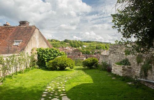 Tonnerre House | La Maison du Haut