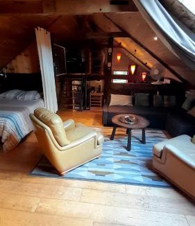 Clayes House | La Maison du Haut Plessix