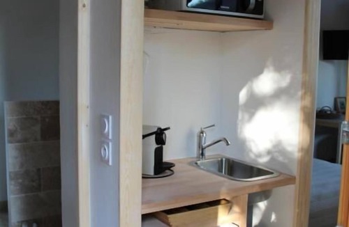 Saint-Jean-d'Illac Bed & Breakfast | La Maison du Las