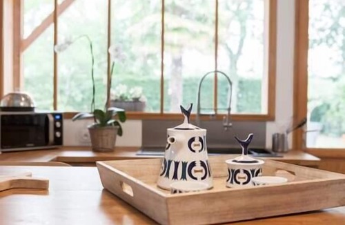 Saint-Jean-d'Illac Bed & Breakfast | La Maison du Las