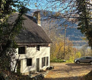 Saint-Theoffrey Ski Chalet | La Maison du Lac