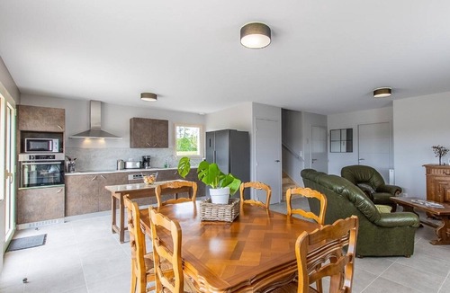 Lugny House | La Maison du Négociant