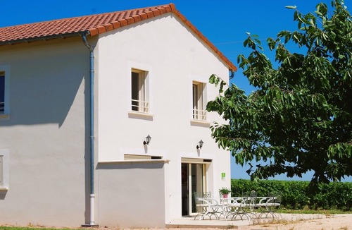 Lugny House | La Maison du Négociant