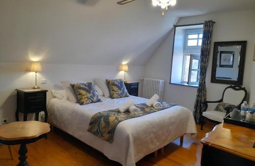 Charroux House | La Maison du Prince de Condé