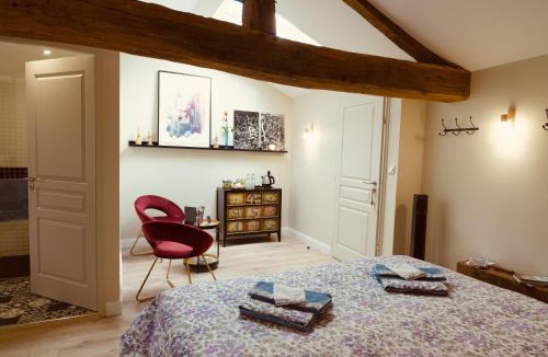 Tiffauges Bed & Breakfast | La maison du sculpteur à Tiffauges proche Puy du F