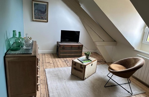 Enclos Bed & Breakfast | La maison du tripot