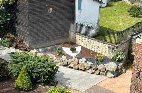 Enclos Bed & Breakfast | La maison du tripot