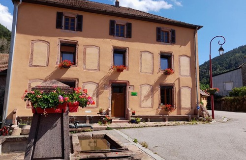 Raon-les-Leau Bed & Breakfast | La maison du vannier