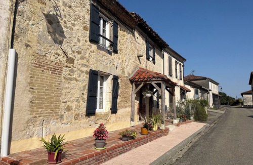 Bajonnette House | La maison du Village, a typical Gers house for rest and comfort!