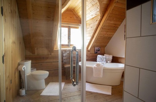 Sainte-Marie Cabin | La Maison en Bois Rond